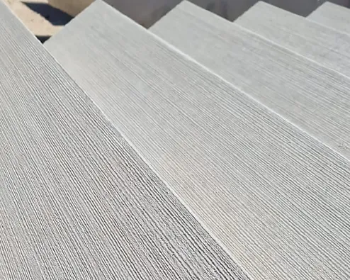 GIAN 500 bezemstreek beton, anti-slip, structuur, profiel, trap, trapneus, bordes, galerij, balkon